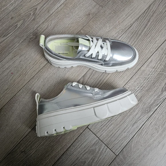 Sorel Silver Metallic Platform Sneakers with White Soles - Picture 2 of 8
